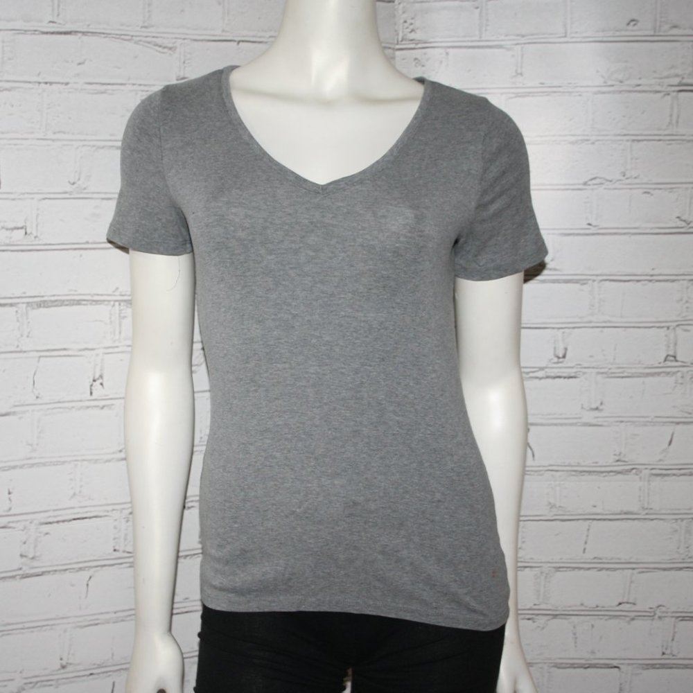 🌫️ A New Day · Gray V-Neck Tee · Size Small